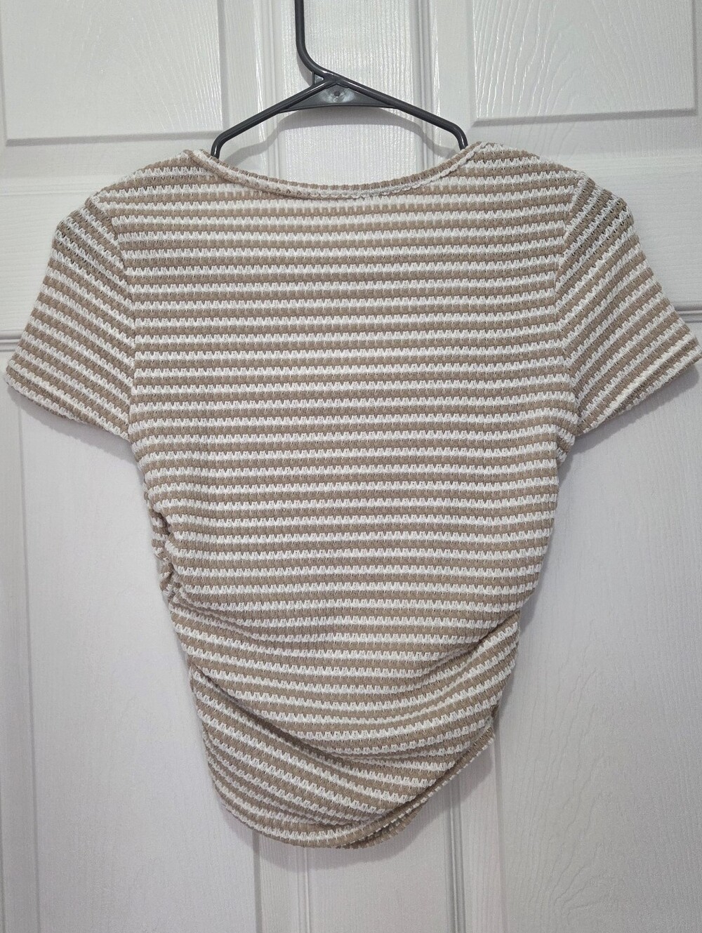 SHEIN Women's Beige & White Striped Scoop Neck Short Sleeve Top Size Small - Picture 6 of 8